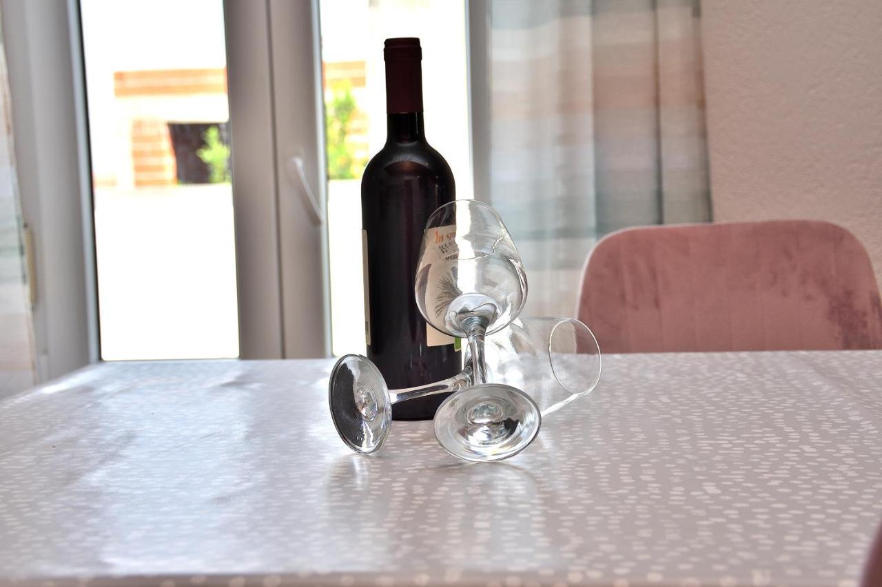 Apartment Leonora Vodice Bagian luar foto