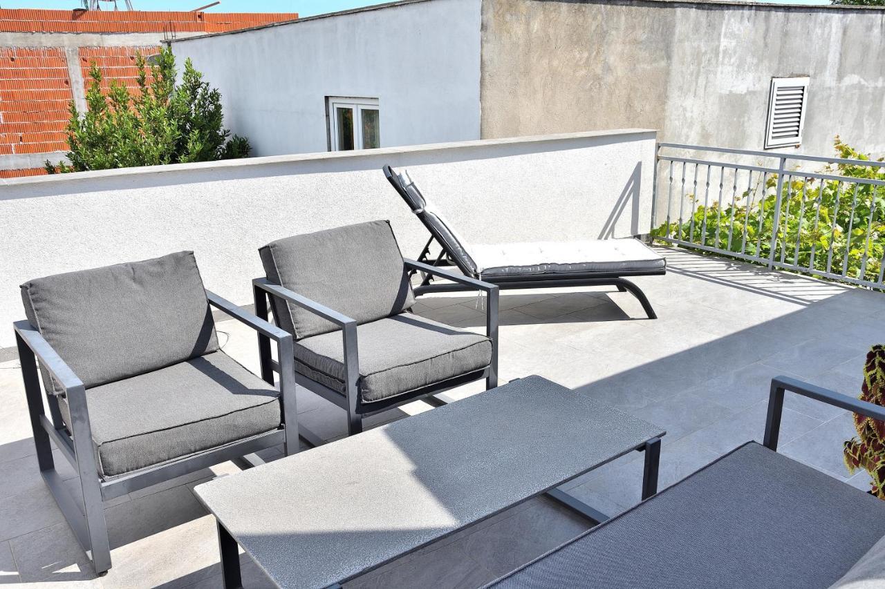 Apartment Leonora Vodice Bagian luar foto