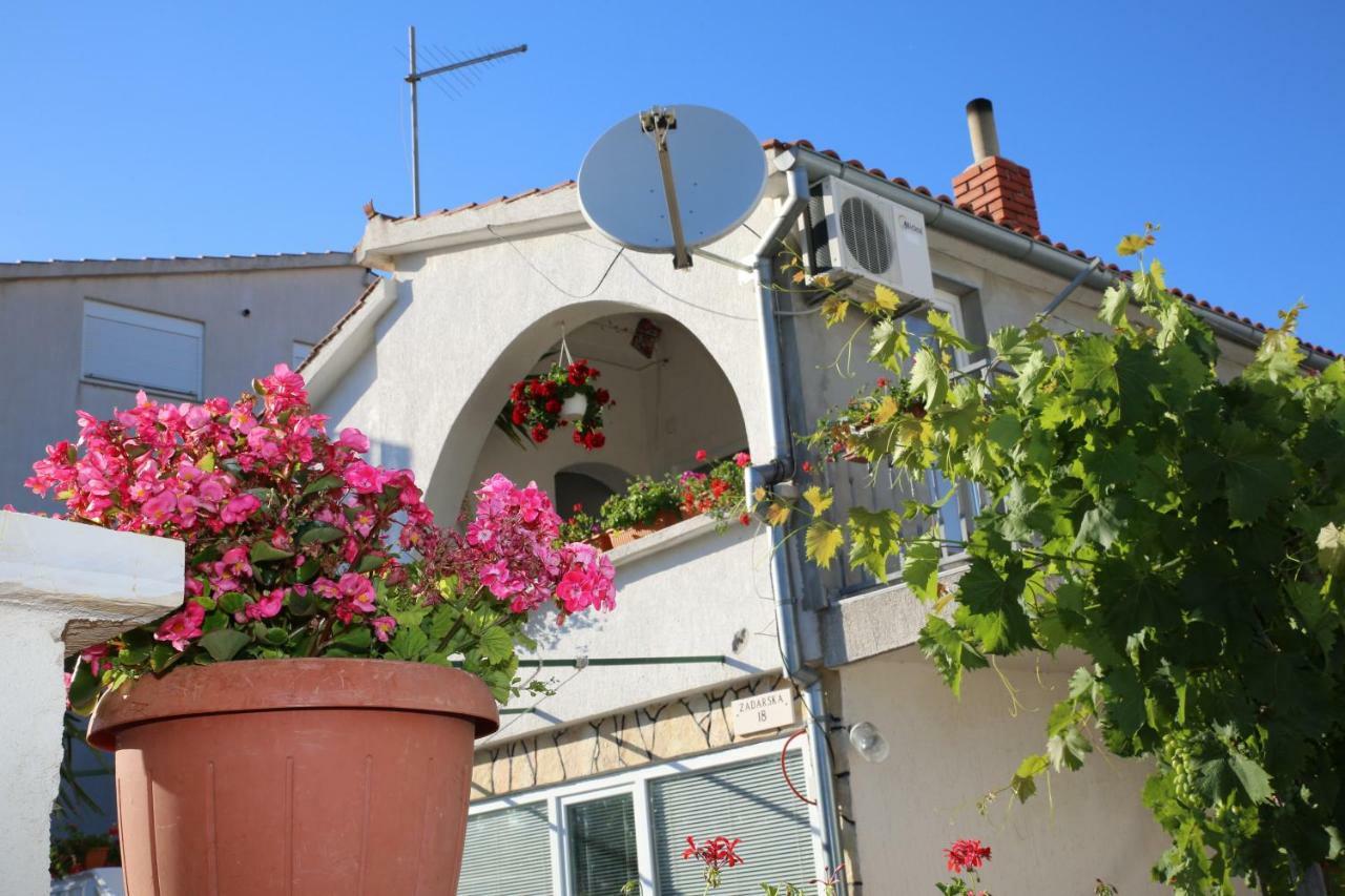 Apartment Leonora Vodice Bagian luar foto